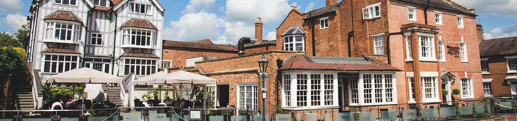 Beautiful picture of the outside of the Arden Hotel in Stratford